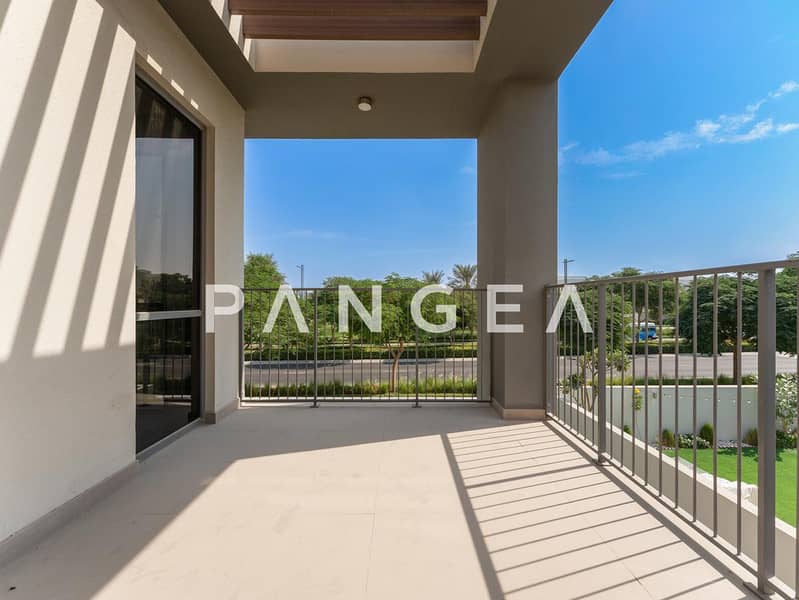 Vacant l Single Row l Close to Exit