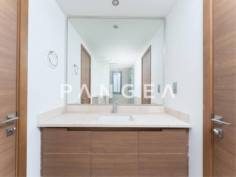 Vacant l Single Row l Close to Exit - Image 14