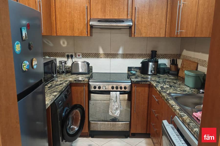 Furnished| Park View| Vacant Soon |High Floor - Image 6