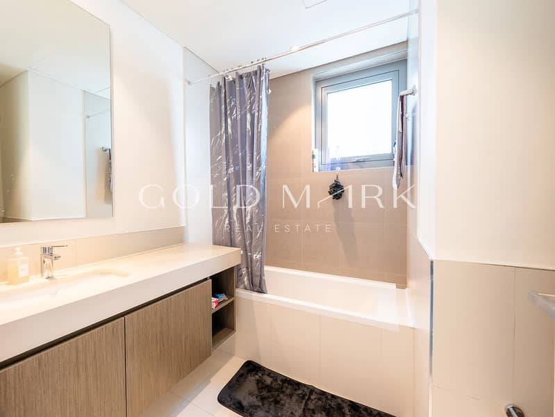 Vacant on Transfer | Private Pool | View Today - Image 9