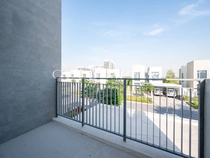 Vacant on Transfer | Private Pool | View Today - Image 10