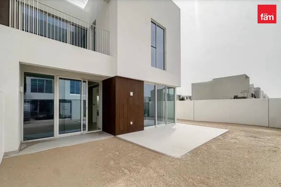 Big Garden| Prime Location| Brand New