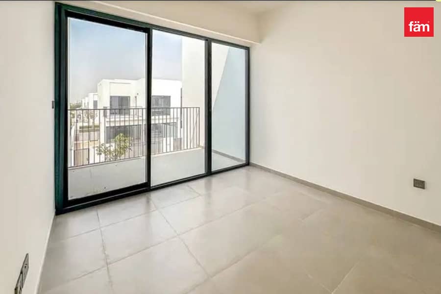 Big Garden| Prime Location| Brand New - Image 6