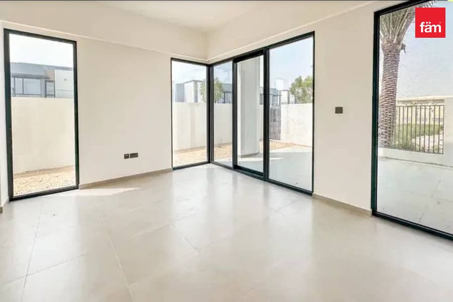 Big Garden| Prime Location| Brand New - Image 7