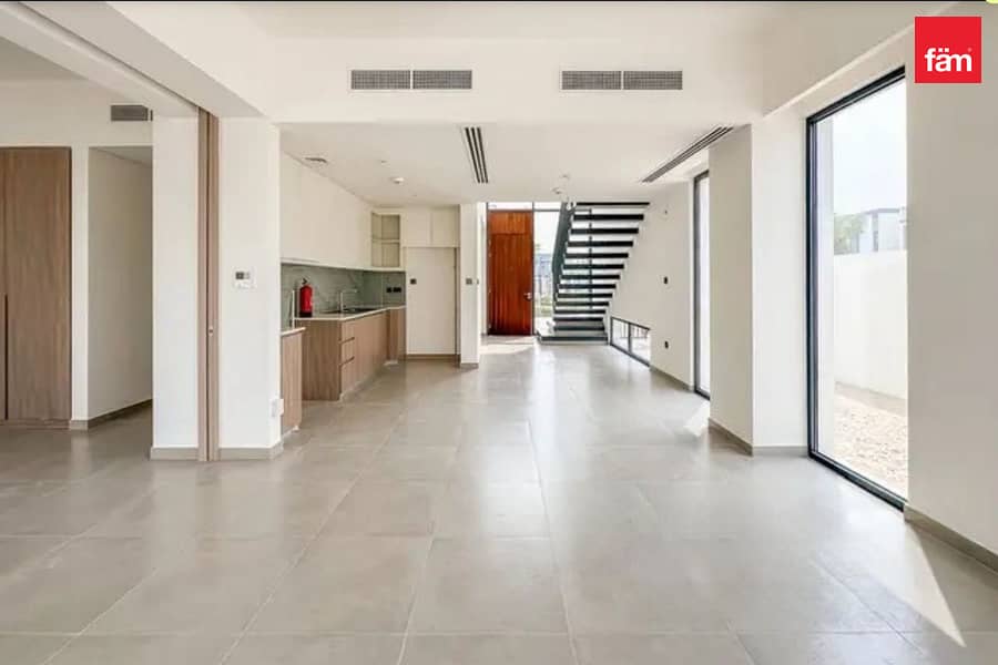 Big Garden| Prime Location| Brand New - Image 9