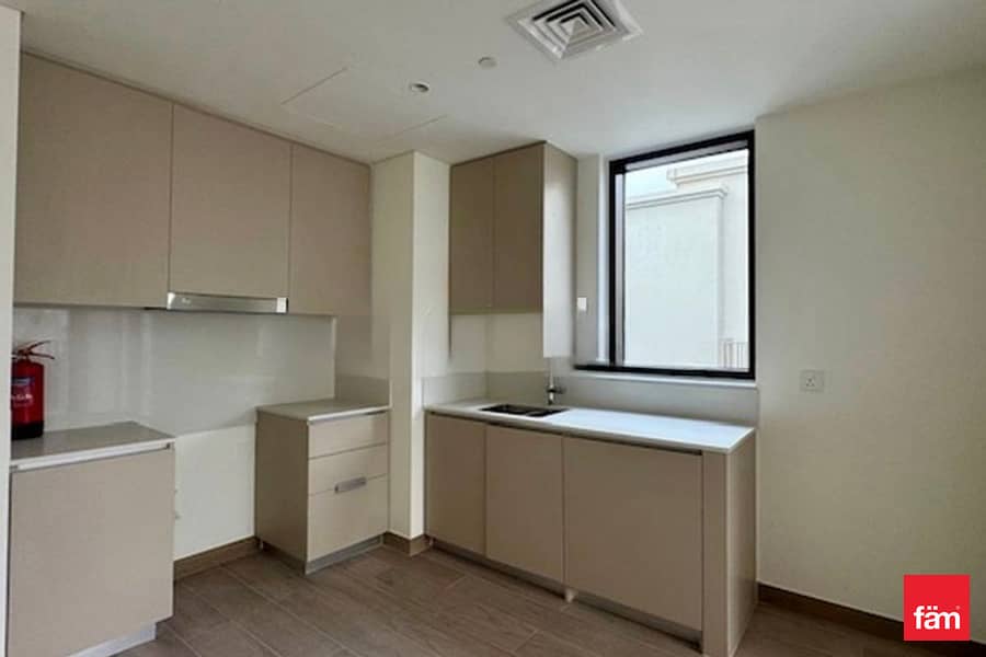 Brand New | Spacious |Ready To Move| Lagoon Access