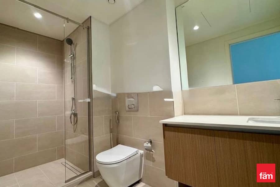 Brand New | Spacious |Ready To Move| Lagoon Access - Image 11