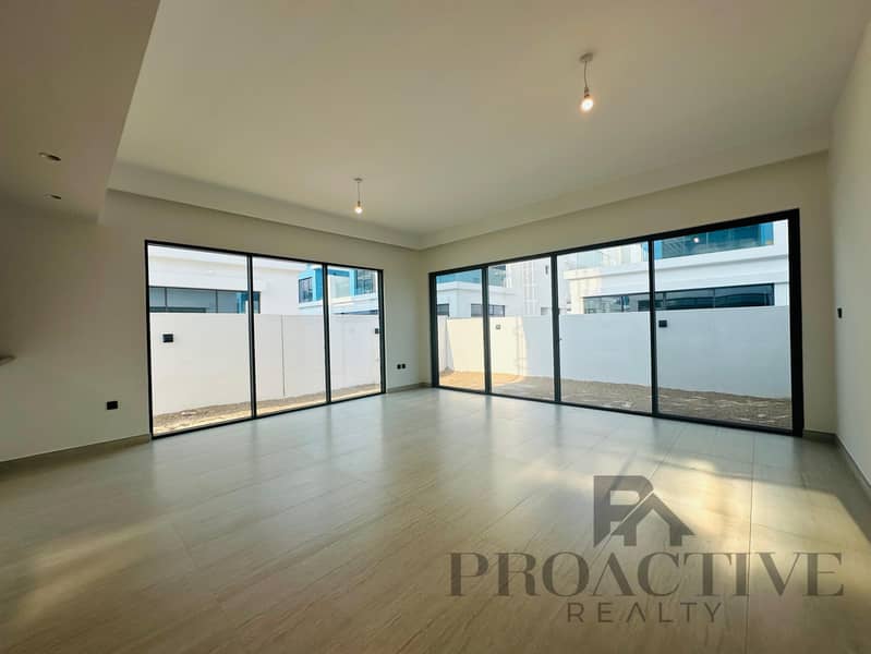 Family Villa | Ready to Move | End-Unit |Brand New