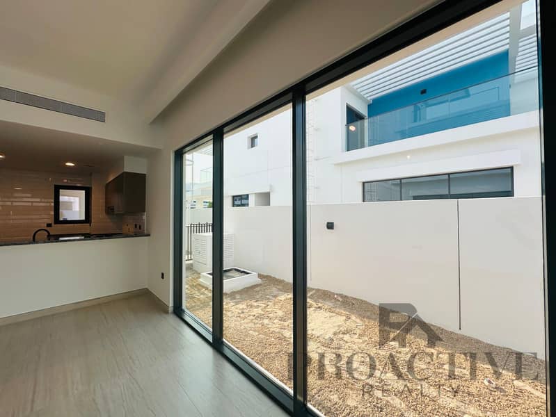 Family Villa | Ready to Move | End-Unit |Brand New