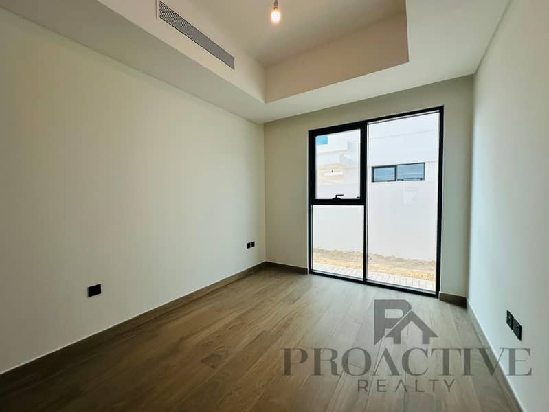 Family Villa | Ready to Move | End-Unit |Brand New - Image 11