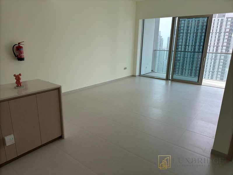 HIGH FLOOR | 1BR OVERLOOKING SEA | VACANT