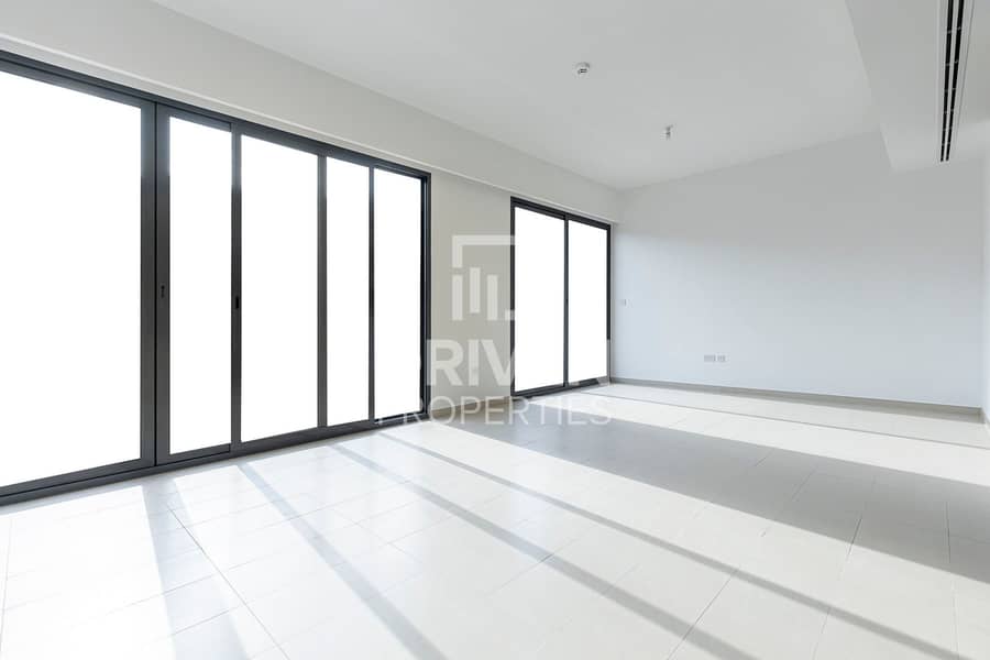 Stunning Single Row | Middle Unit | Close to Park