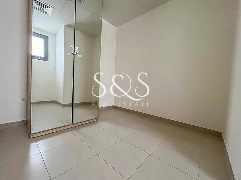 Single Row Villa | Large Plot | Private Garden - Image 6