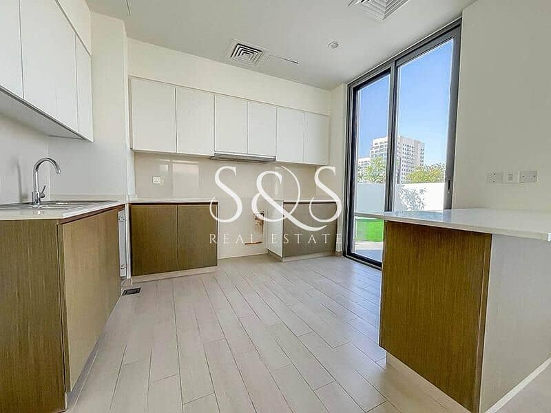 Single Row Villa | Large Plot | Private Garden - Image 8