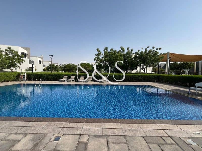 Single Row Villa | Large Plot | Private Garden - Image 13