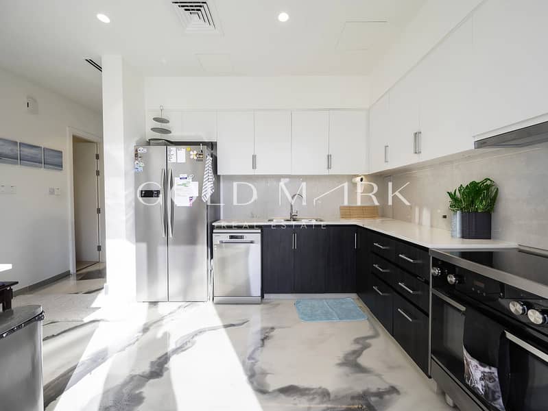 Vacant on Transfer | Private Pool | View Today - Image 13