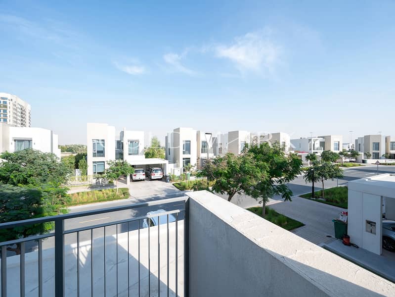 Vacant on Transfer | Private Pool | View Today - Image 21