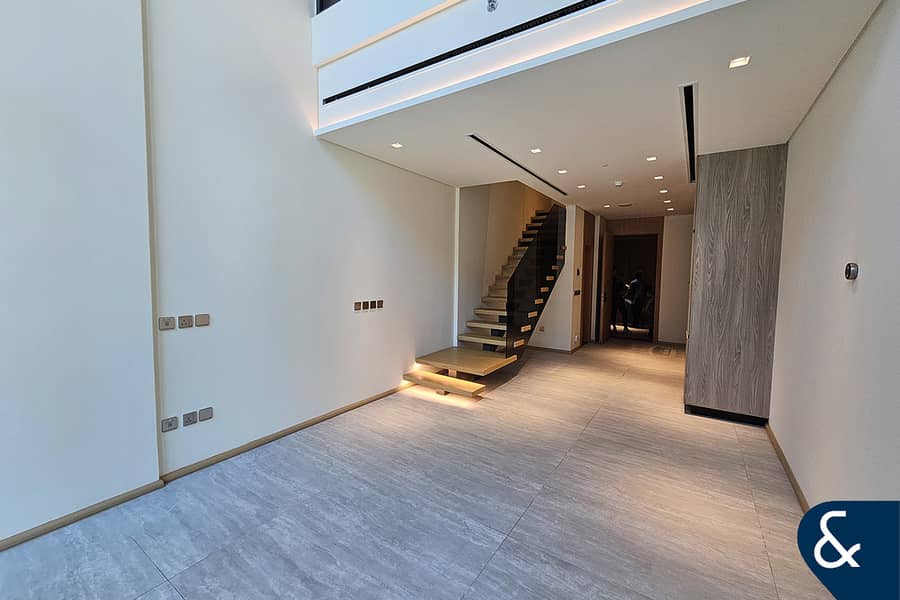 1BR+Duplex | Unfurnished | Pool View