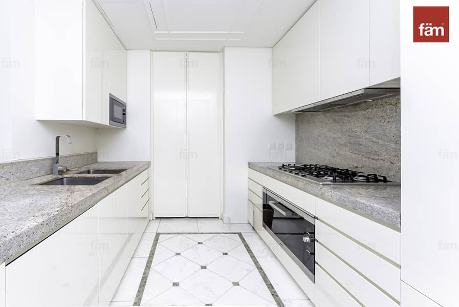 Fully Furnished / Vacant / High Floor - Image 9