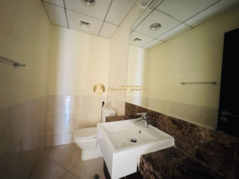 Huge Layout | Near To Entry & Exit | Elegant