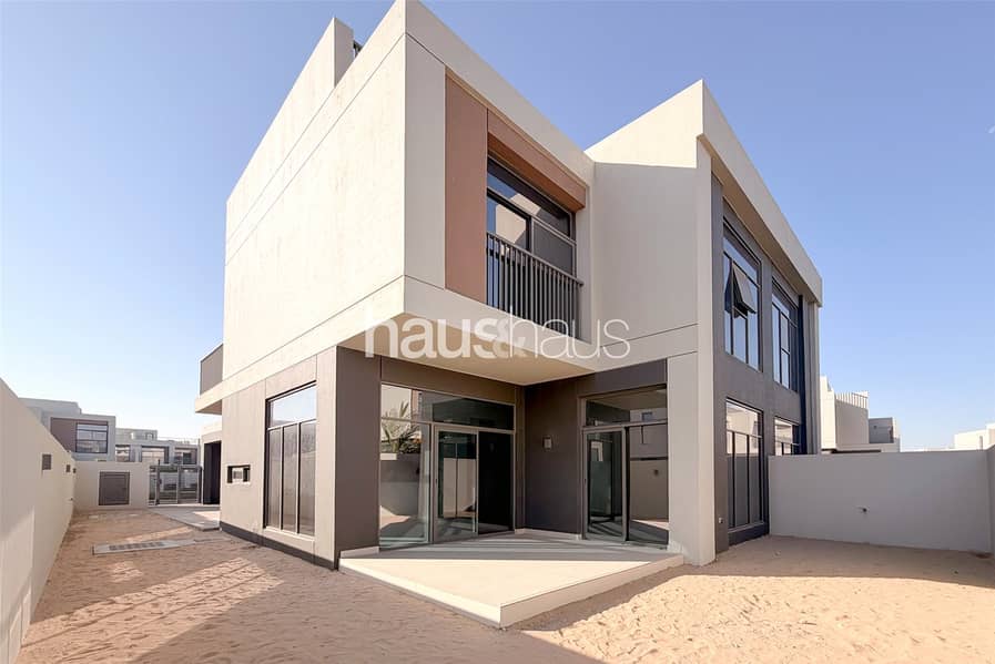 Brand New | 3 Bedroom | Vacant | Private View - Image 11