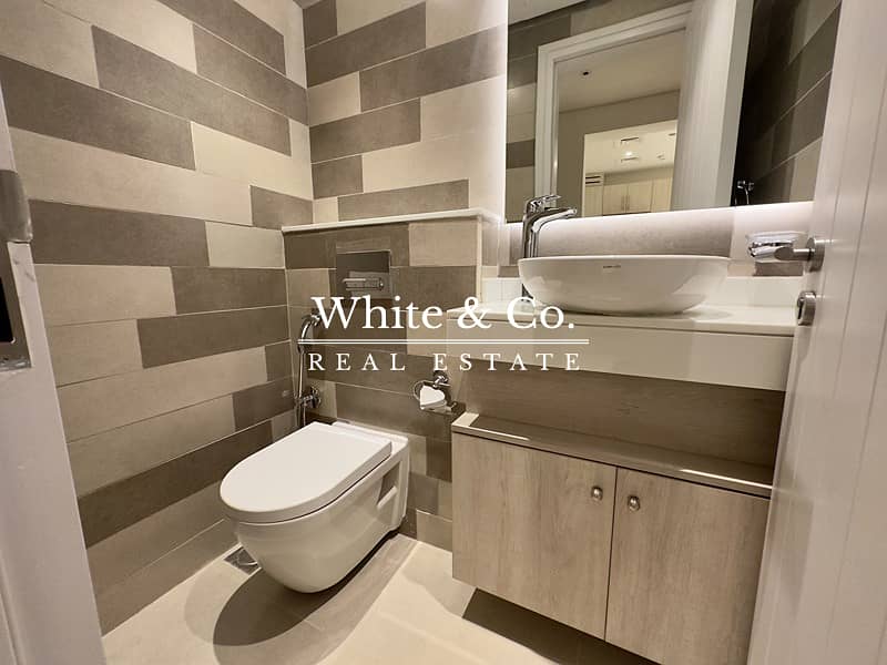 Vacant | Fully Furnished | Beach Access - Image 10