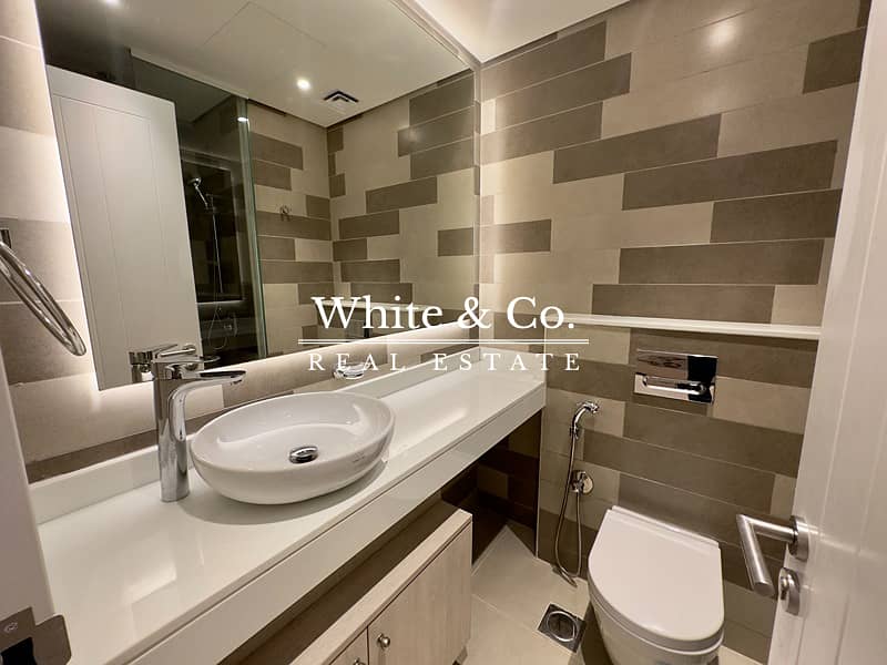 Vacant | Fully Furnished | Beach Access - Image 11