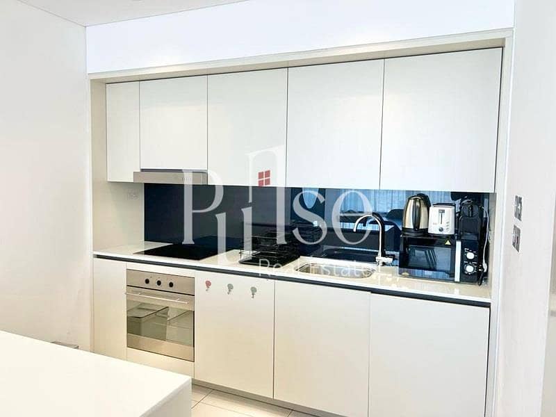 Furnished 2BR | Balcony | DIFC and Sea Views - Image 8