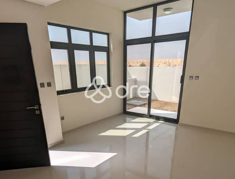 Single Row| L-Shaped Garden | Desert Facing