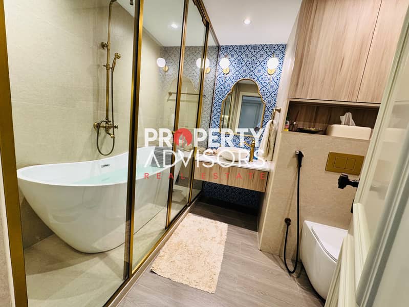 Sea View - Upgraded Half Floor - One f the kind - Image 21