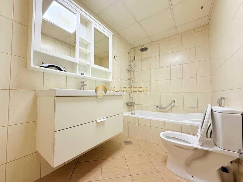 Spacious 2BR | Community View | Pay In 4 Chqs - Image 10