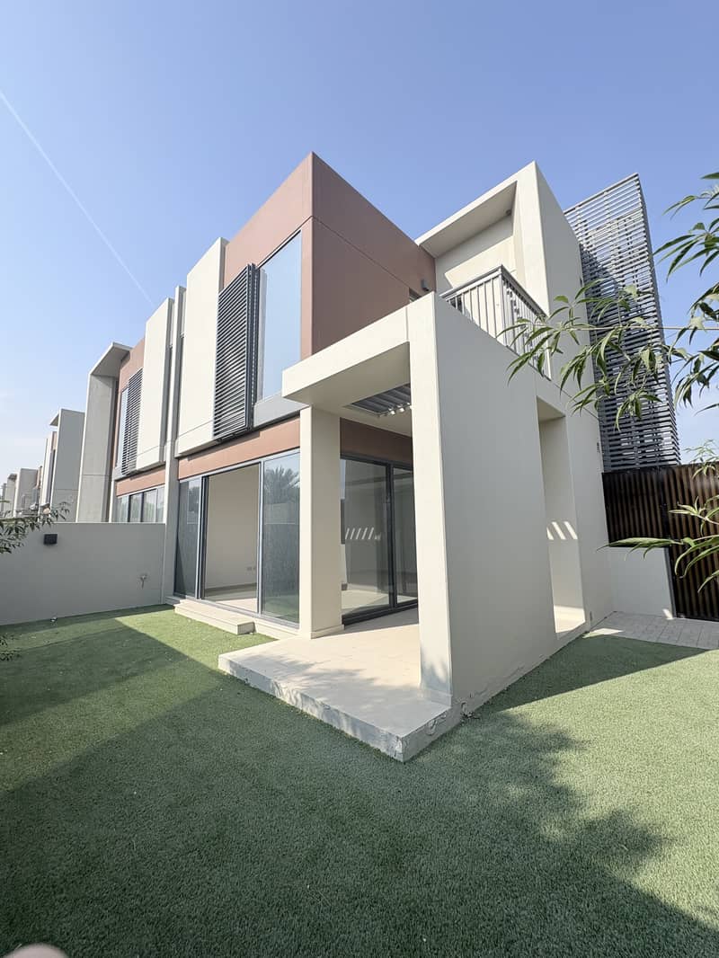 Spacious 4BR | Corner Unit | Ready to Move