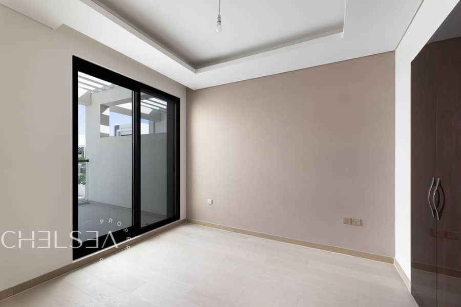 GOLF COURSE VIEW | MOVE-IN READY | BRAND-NEW - Image 11