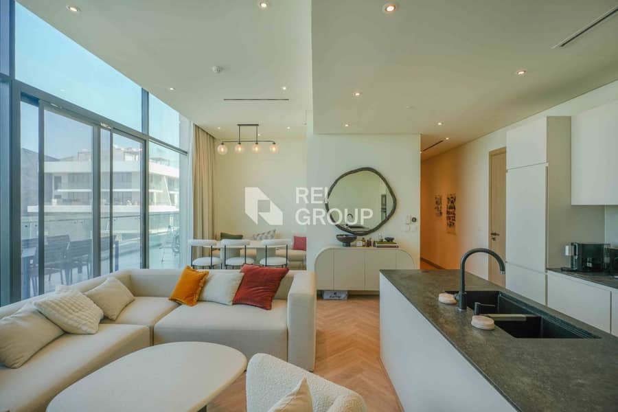 Upgraded Penthouse | 2BR Study | Great Deal
