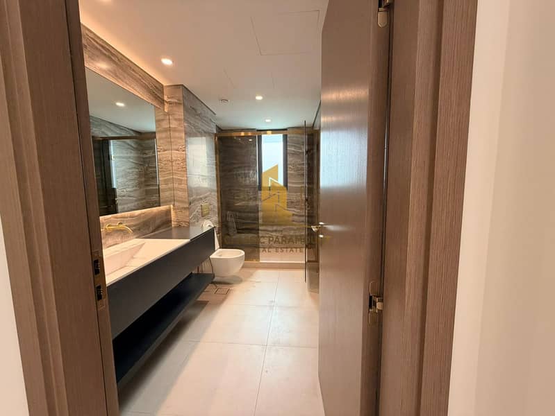 Genuine Listing | Backing Park | 4 beds+7 Washroom - Image 11