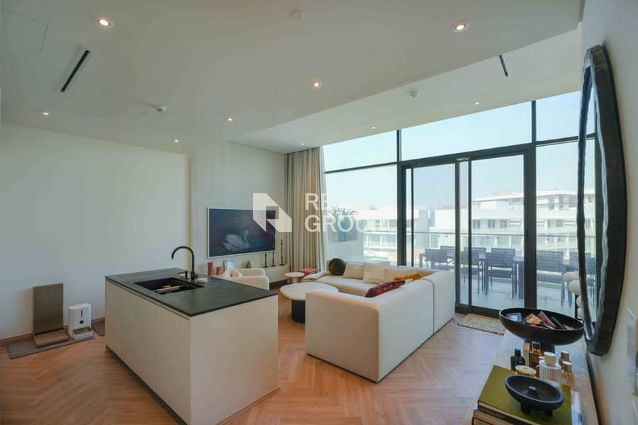 Upgraded Penthouse | 2BR Study | Great Deal