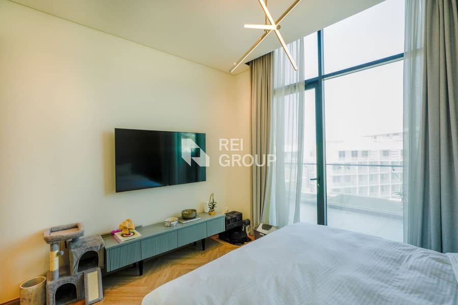 Upgraded Penthouse | 2BR Study | Great Deal - Image 8