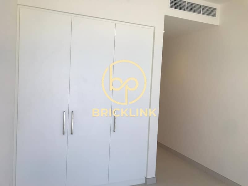 Spacious 3-Bedroom Townhouse Modern Family Living at Parkside 1 - Image 12