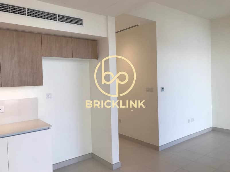 Spacious 3-Bedroom Townhouse Modern Family Living at Parkside 1 - Image 13