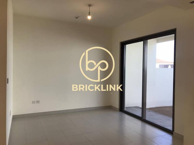 Spacious 3-Bedroom Townhouse Modern Family Living at Parkside 1 - Image 15