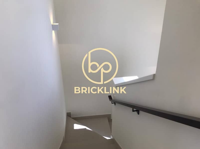 Spacious 3-Bedroom Townhouse Modern Family Living at Parkside 1 - Image 17