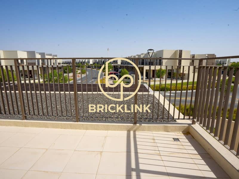 Spacious 3-Bedroom Townhouse Modern Family Living at Parkside 1 - Image 24