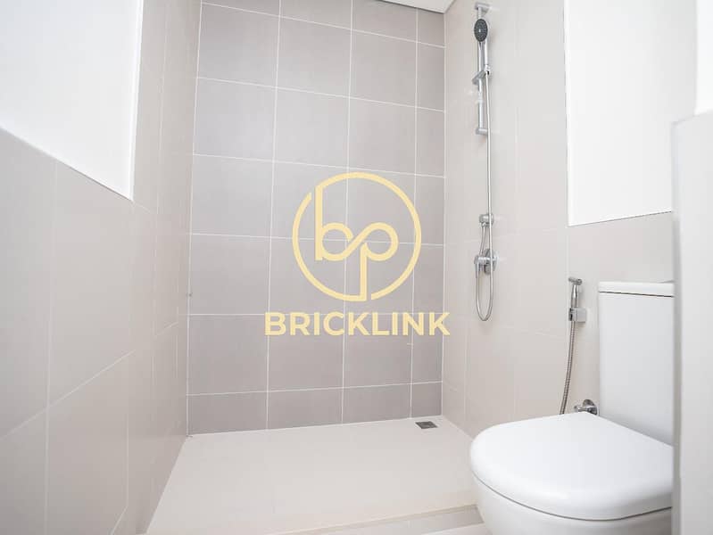 Spacious 3-Bedroom Townhouse Modern Family Living at Parkside 1 - Image 26