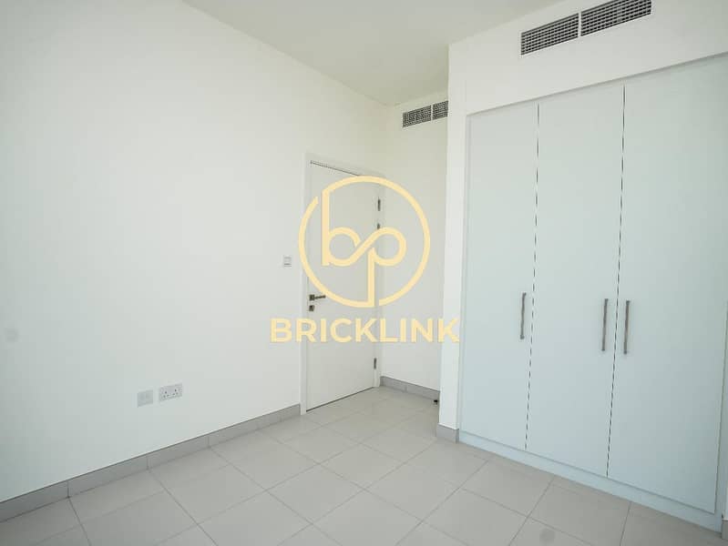 Spacious 3-Bedroom Townhouse Modern Family Living at Parkside 1 - Image 27