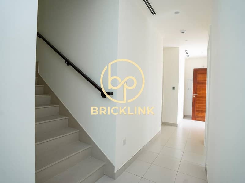 Spacious 3-Bedroom Townhouse Modern Family Living at Parkside 1 - Image 28