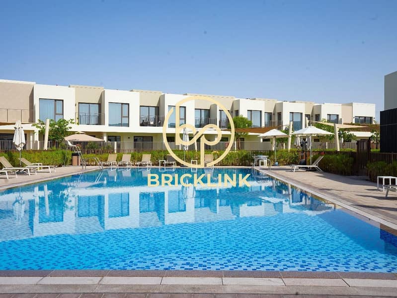 Spacious 3-Bedroom Townhouse Modern Family Living at Parkside 1 - Image 32