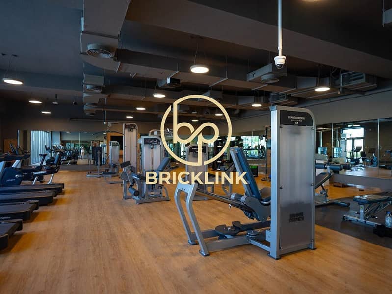 Spacious 3-Bedroom Townhouse Modern Family Living at Parkside 1 - Image 34