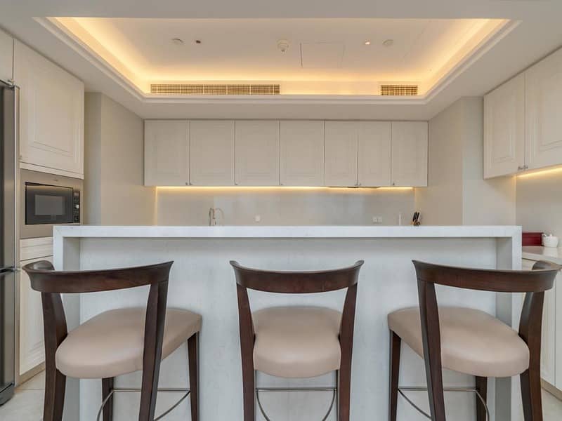 Skyline Luxury | 4 Bed Apartment | Prime Location - Image 6