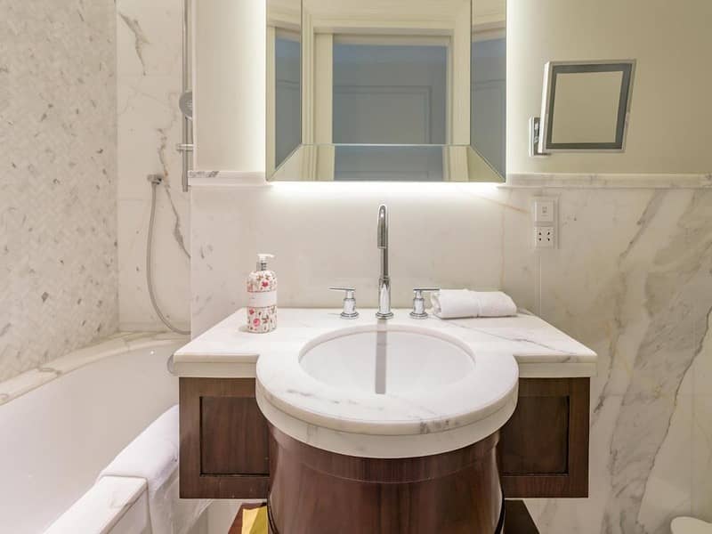 Skyline Luxury | 4 Bed Apartment | Prime Location - Image 21