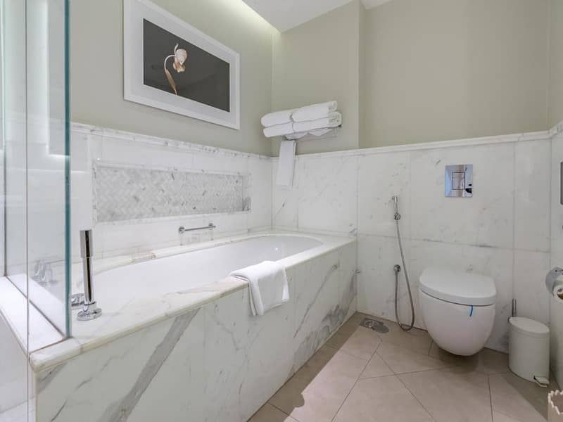 Skyline Luxury | 4 Bed Apartment | Prime Location - Image 33